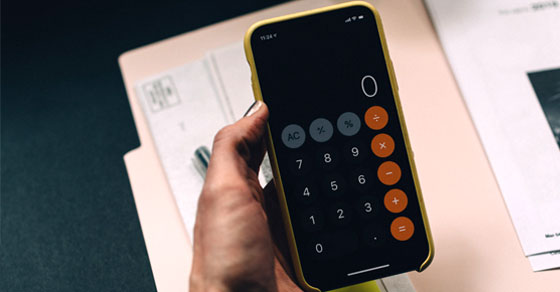 You are currently viewing How Much Does It Cost to Immigrate to Canada?