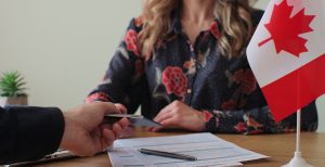 8 benefits of becoming a Canadian citizen (And when to apply)